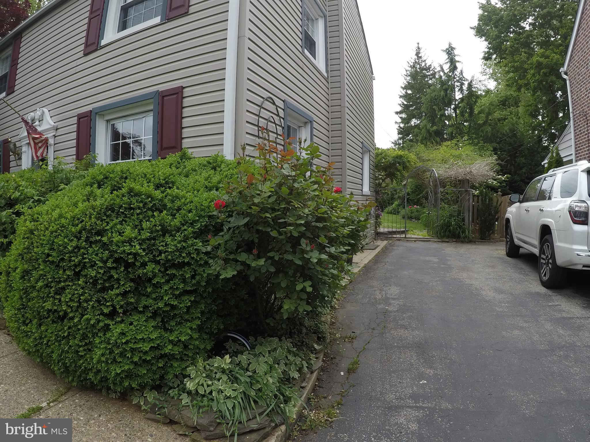 COLONIAL PARK - Residential