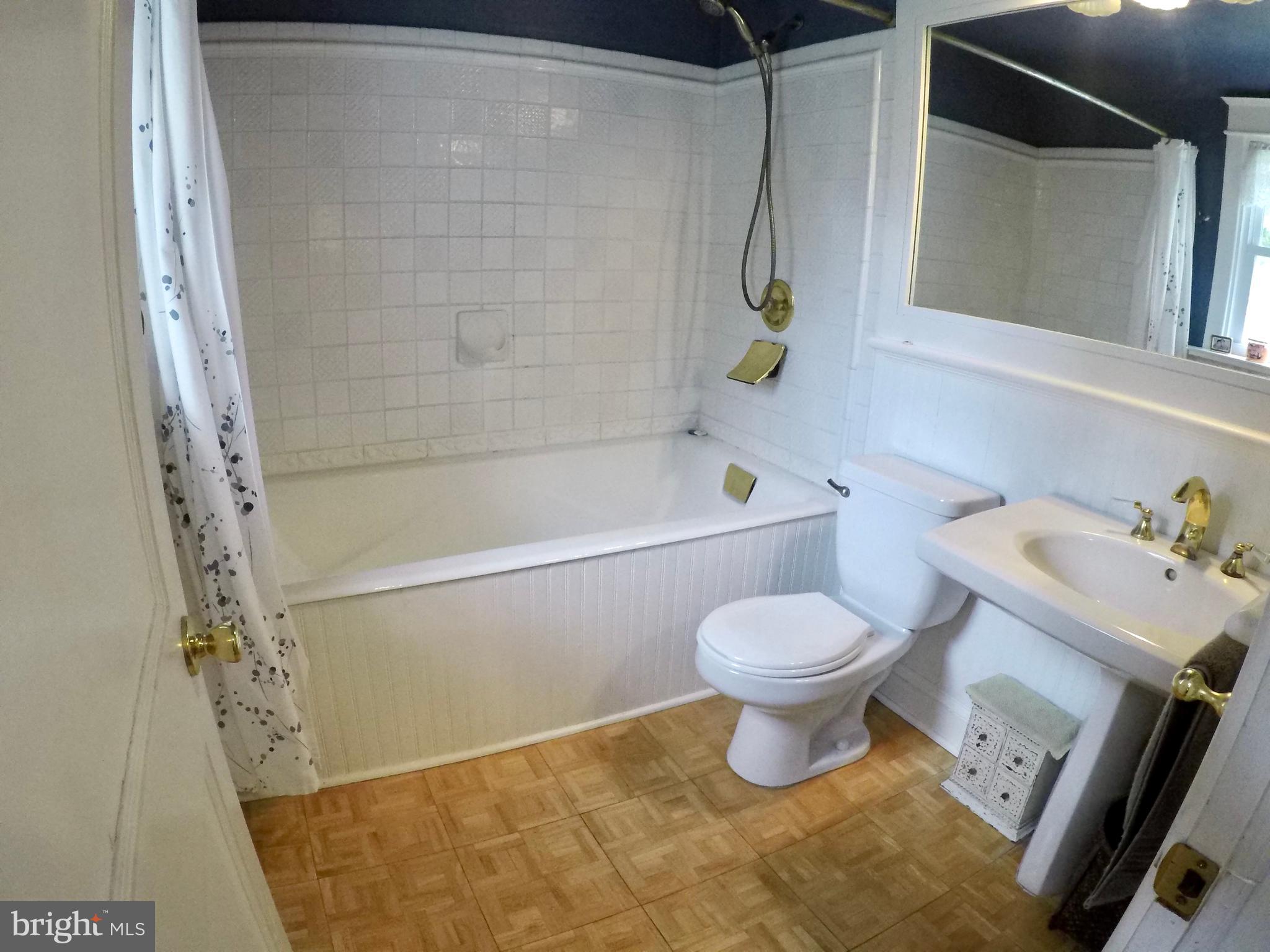 COLONIAL PARK - Residential