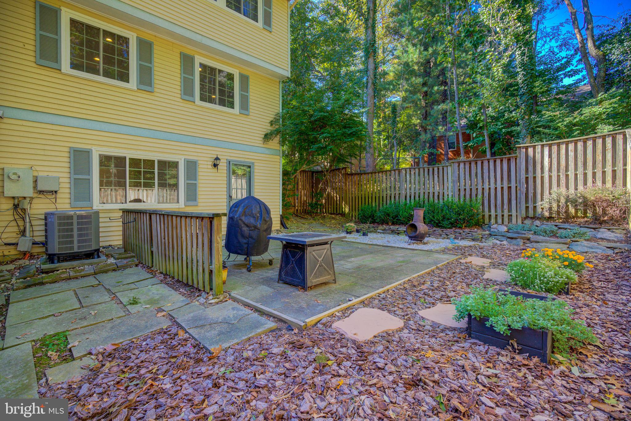 RESTON - Residential