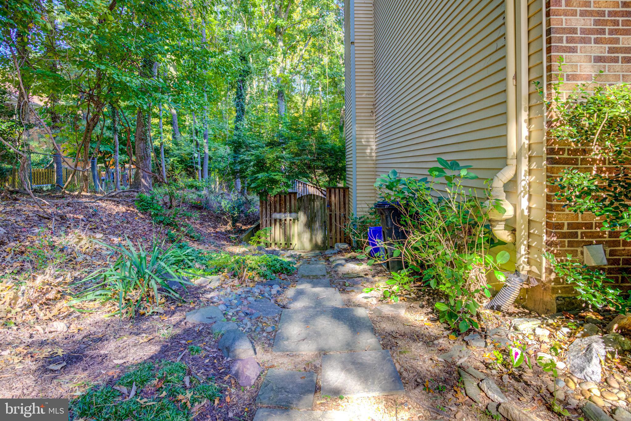 RESTON - Residential