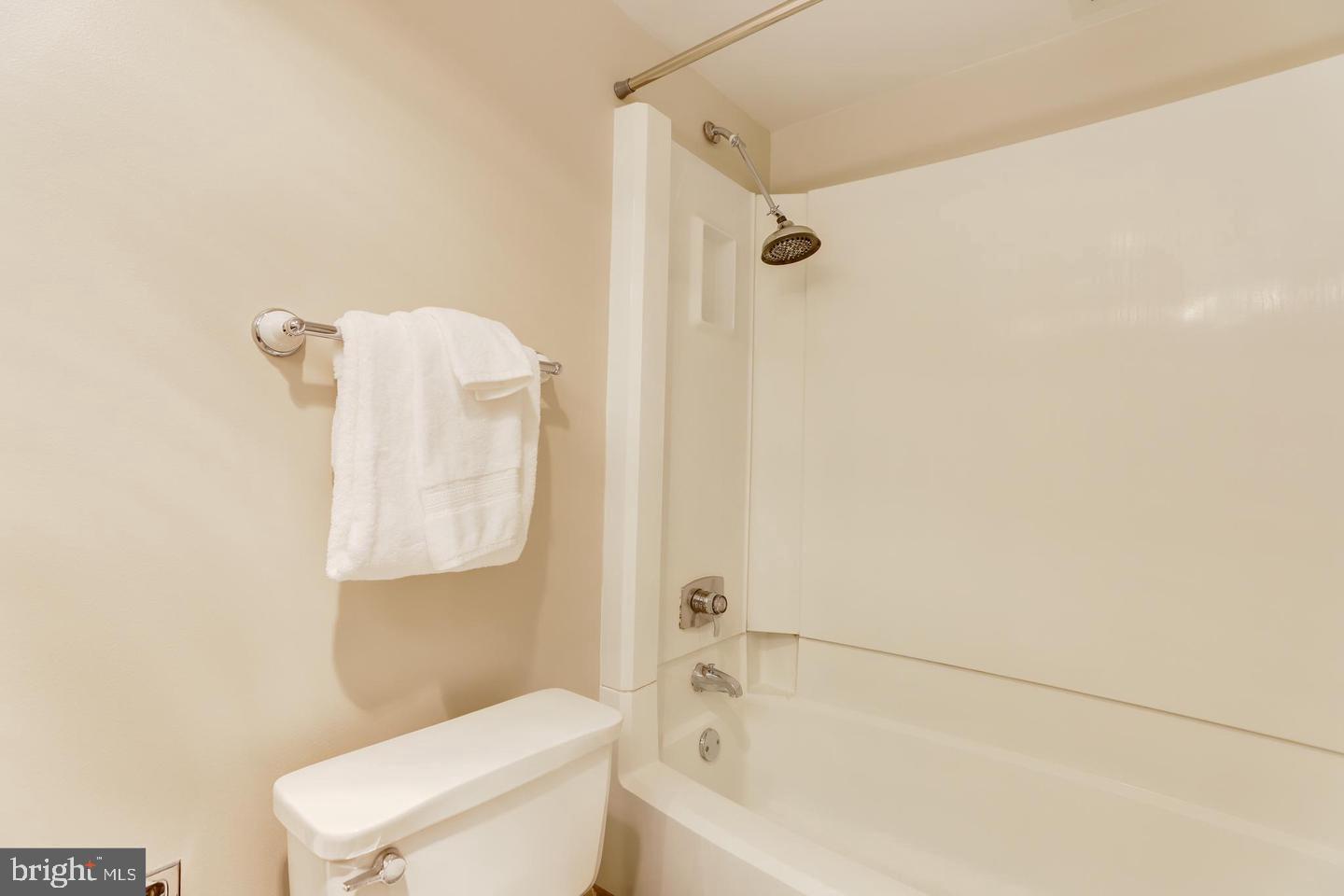 WATERGATE AT LANDMARK - Residential Lease