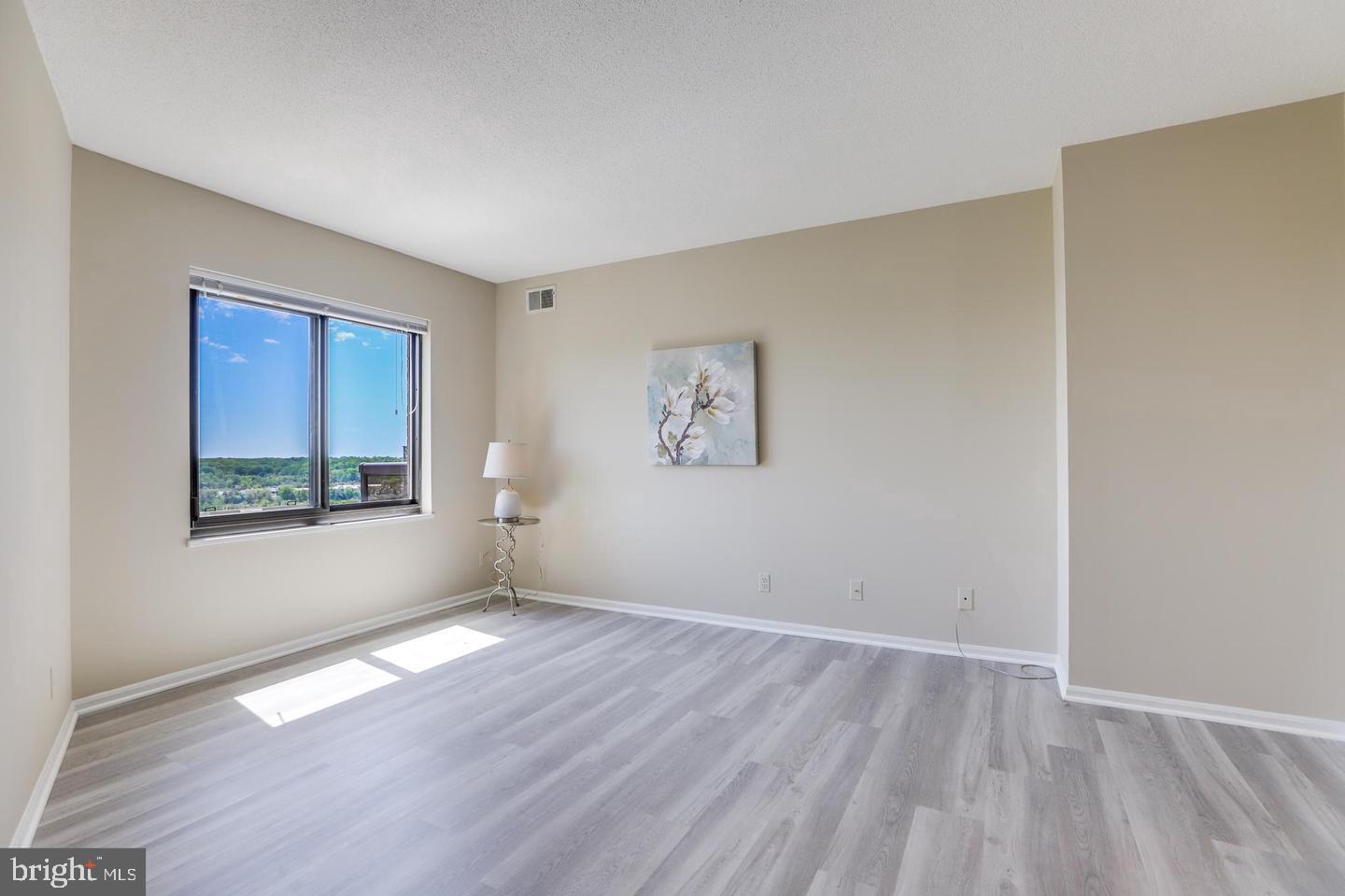 WATERGATE AT LANDMARK - Residential Lease