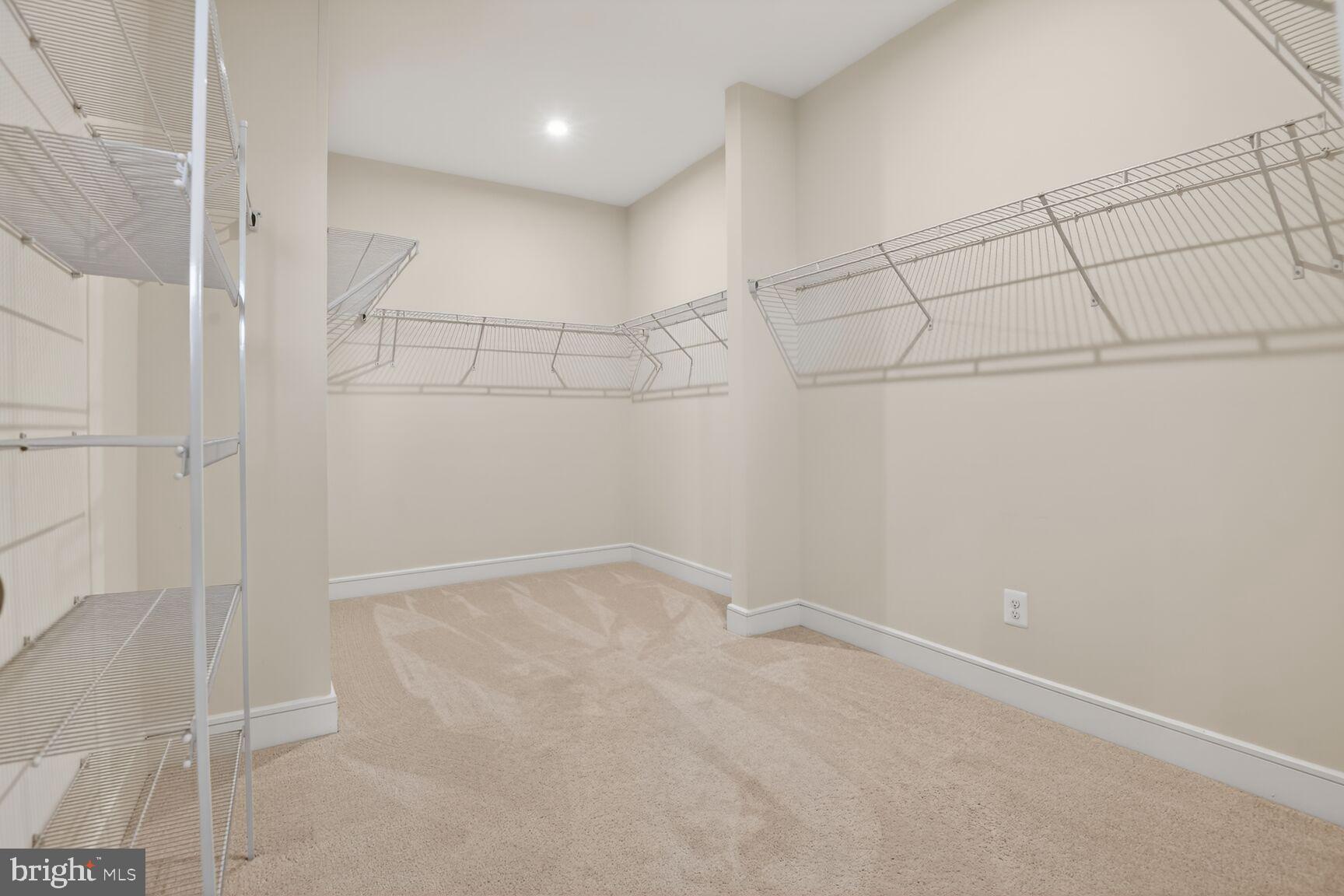 LAKE FREDERICK - Residential