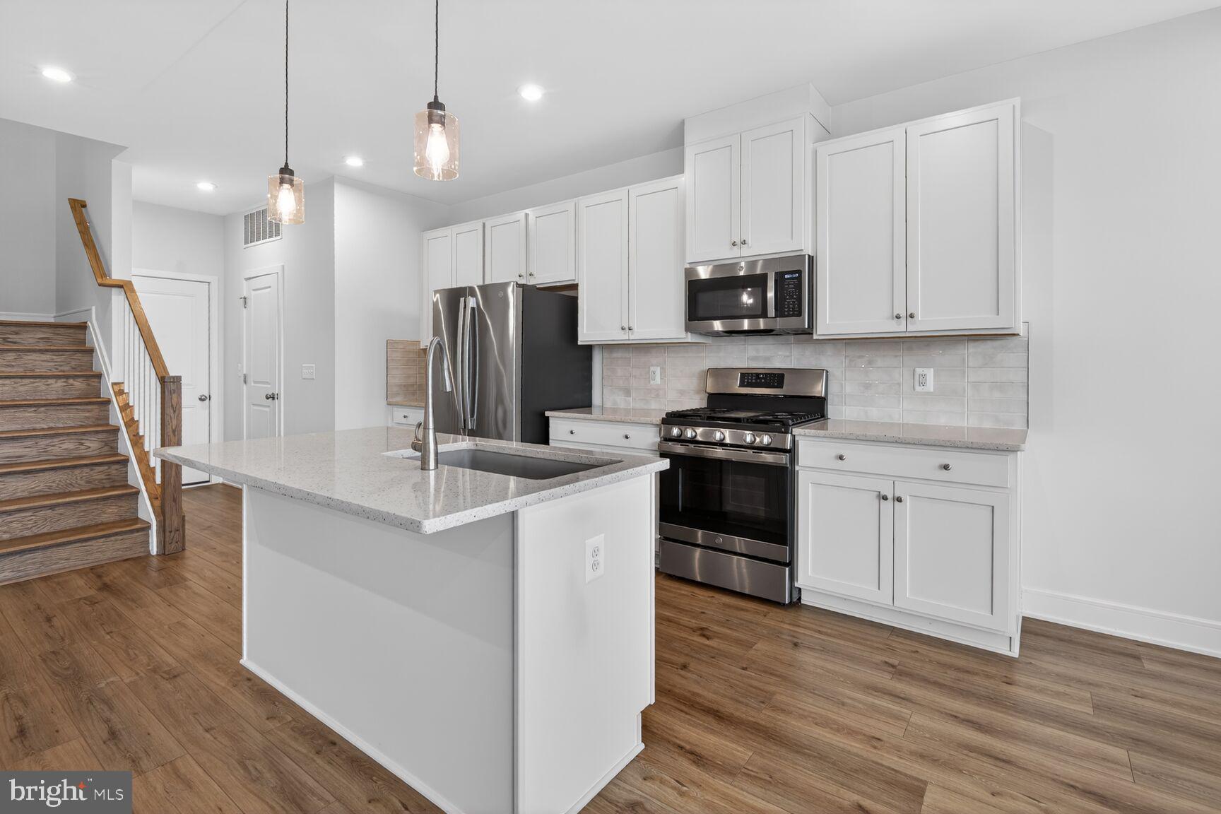 LAKE FREDERICK - Residential