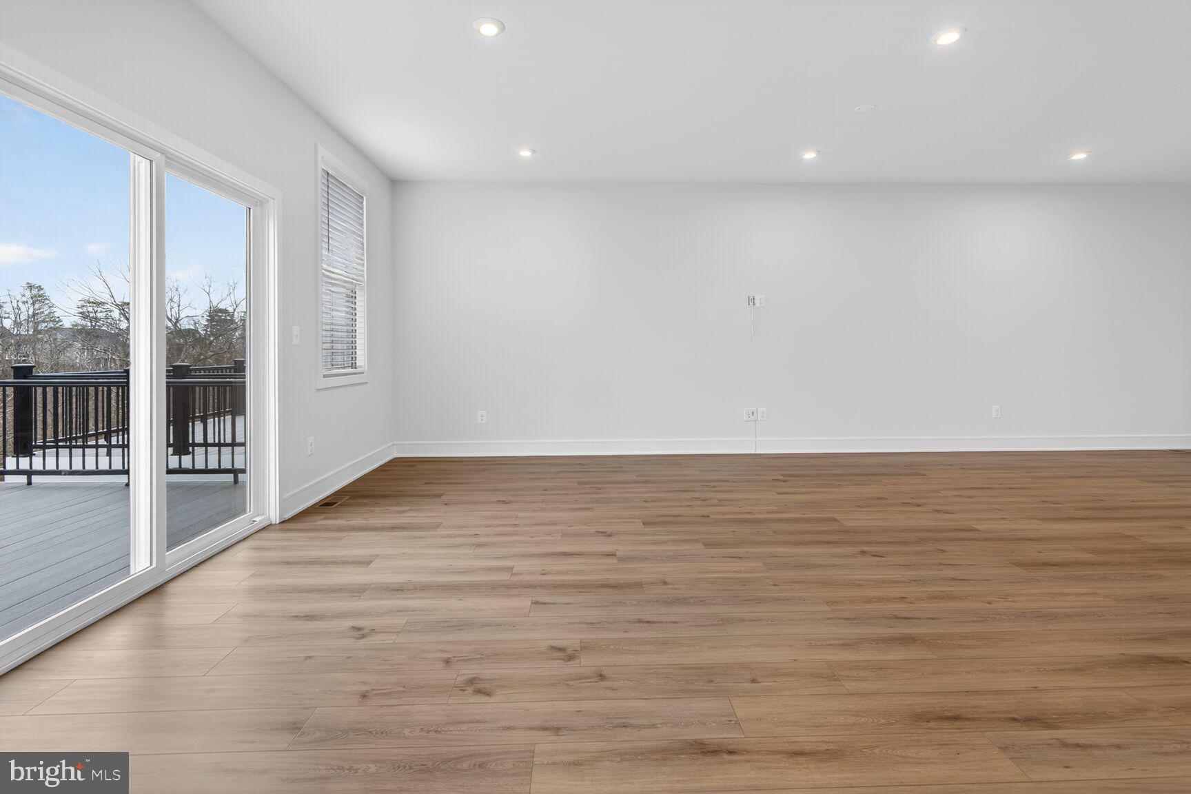 LAKE FREDERICK - Residential