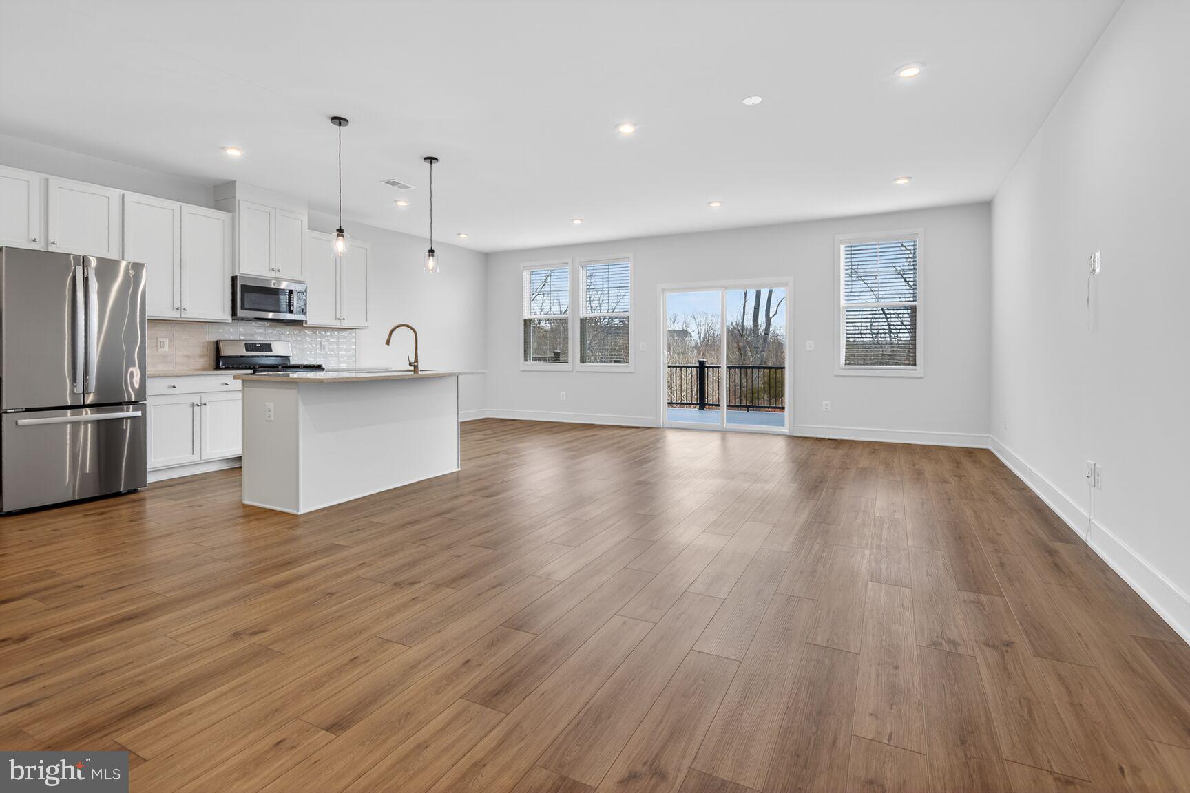 LAKE FREDERICK - Residential