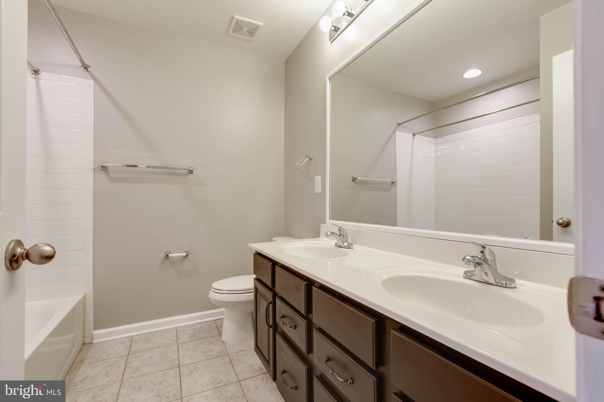 BUCKINGHAM - Residential Lease