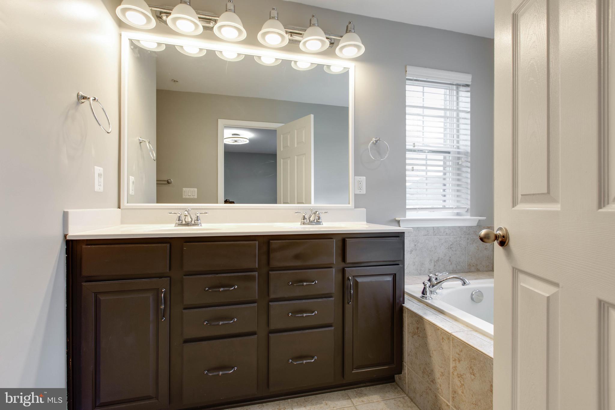 BUCKINGHAM - Residential Lease