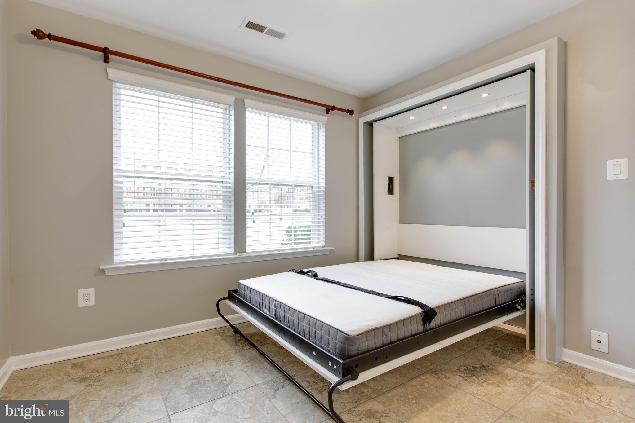 BUCKINGHAM - Residential Lease