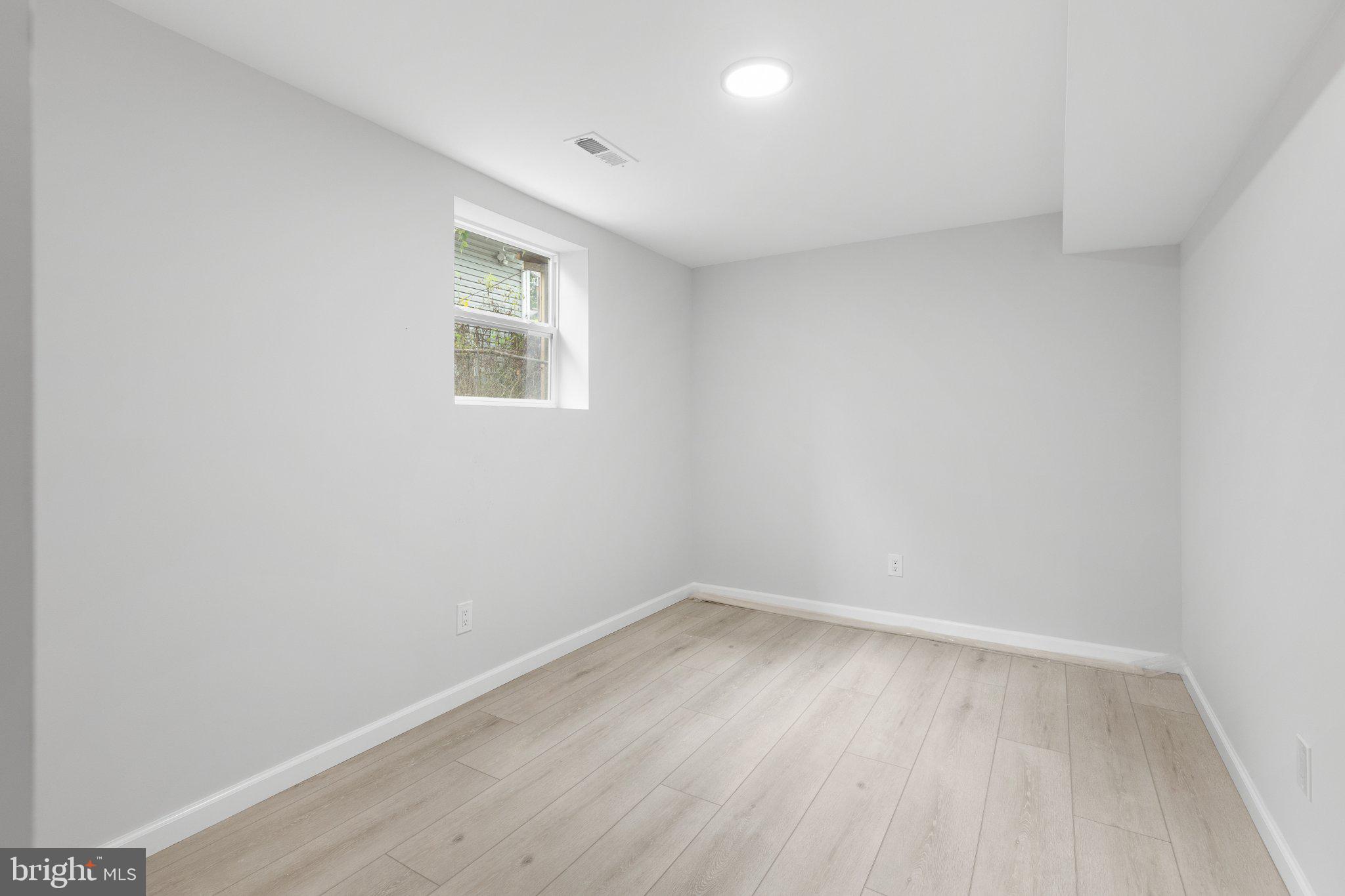 WHITE HOUSE HEIGHTS - Residential
