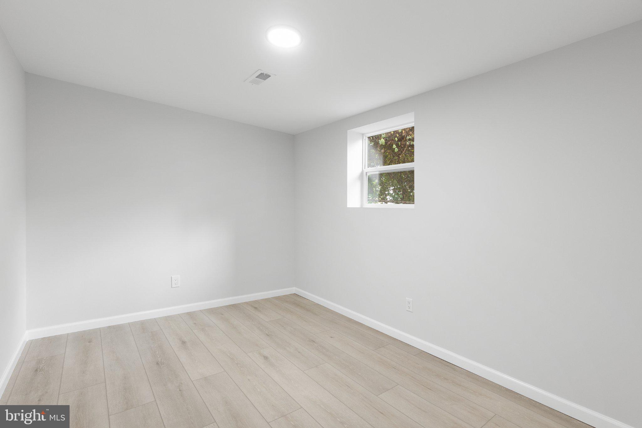 WHITE HOUSE HEIGHTS - Residential