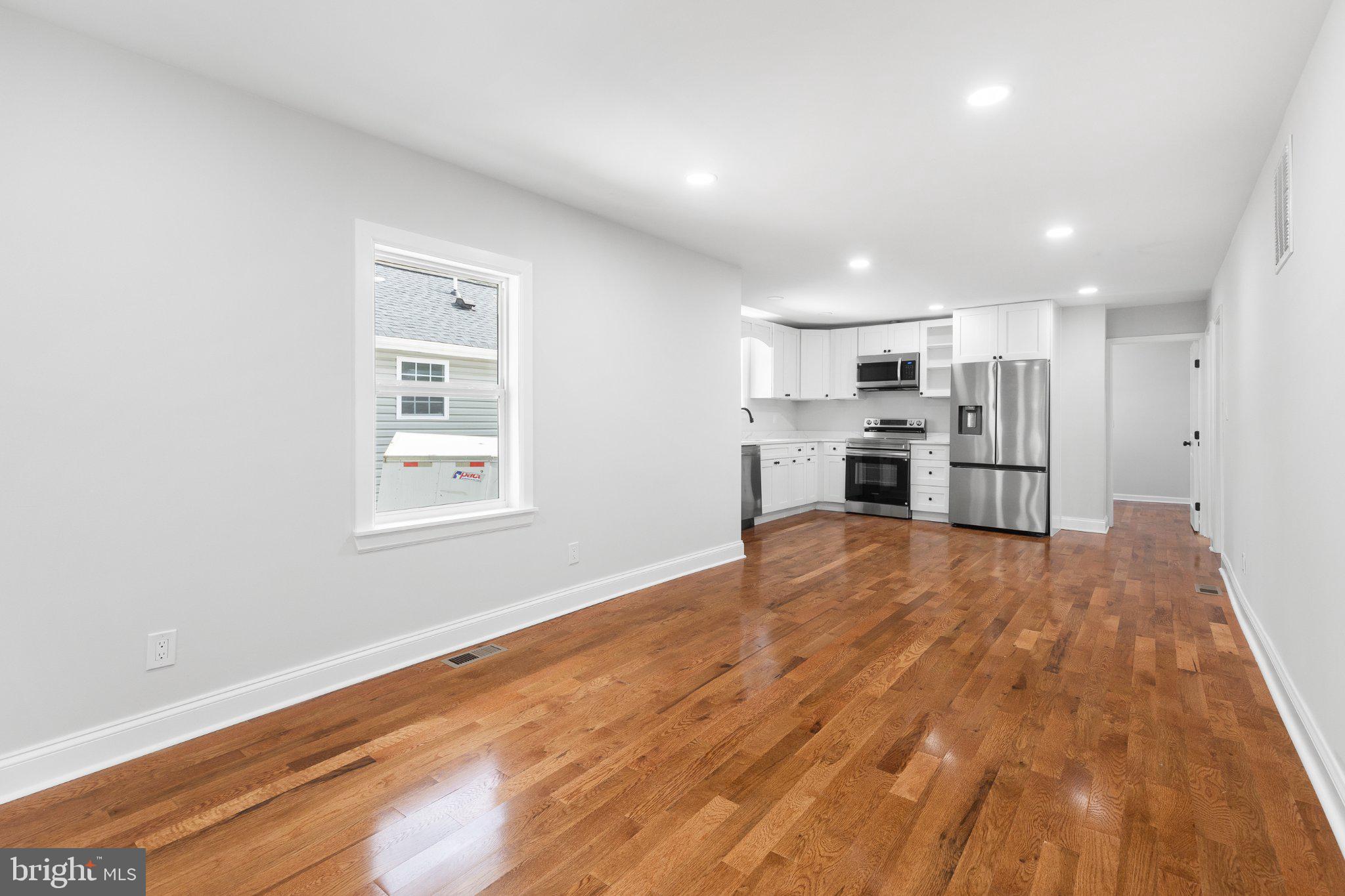 WHITE HOUSE HEIGHTS - Residential