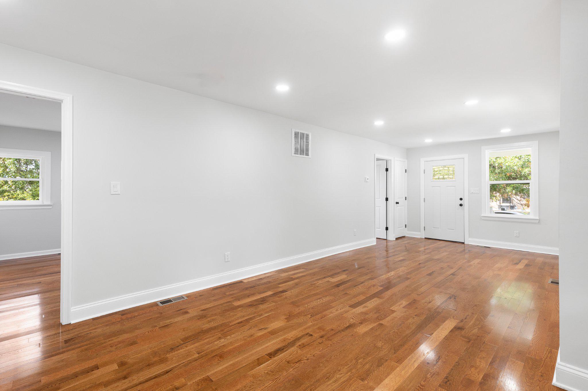 WHITE HOUSE HEIGHTS - Residential