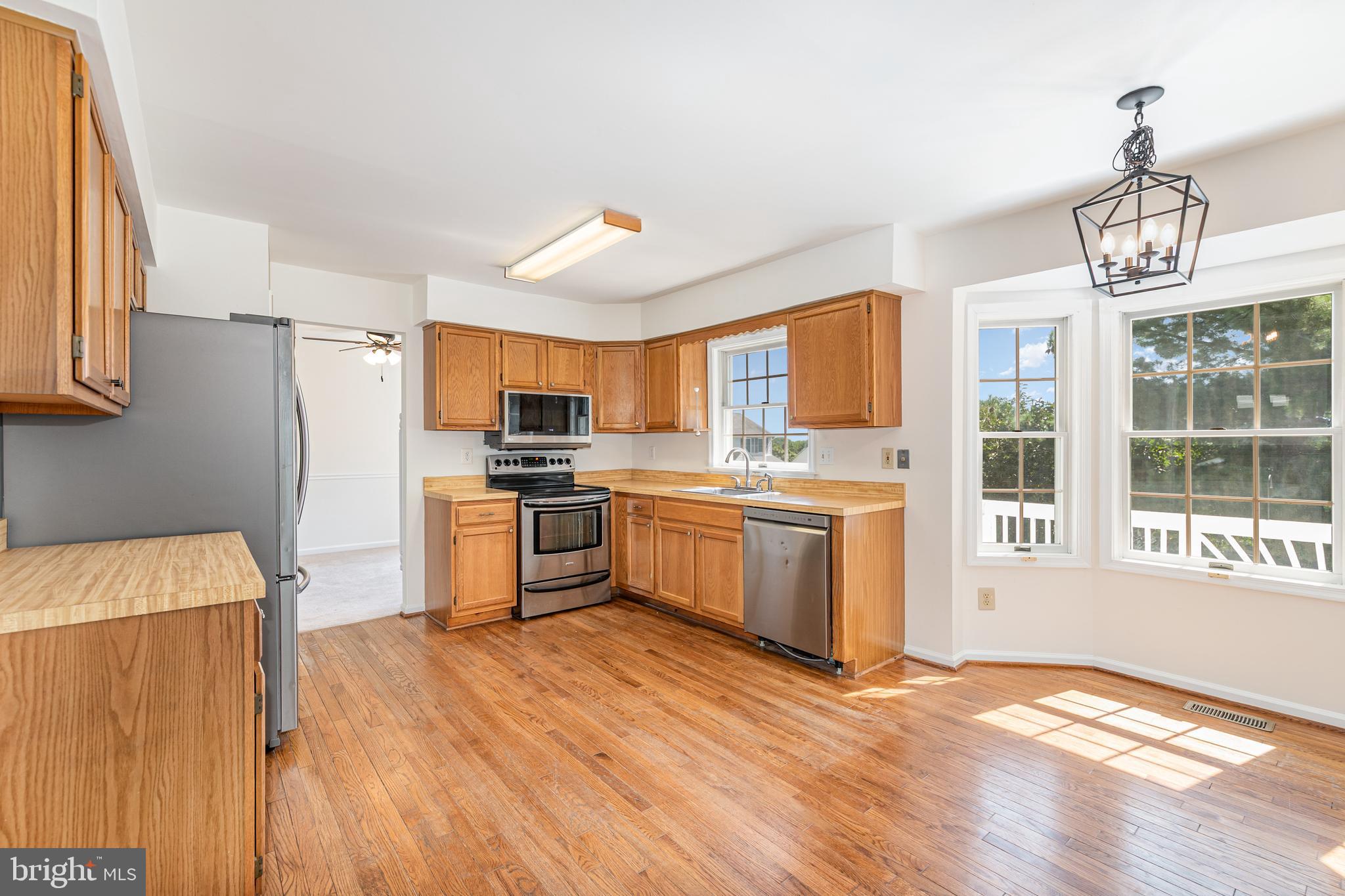 BAY VIEW ESTATES - Residential Lease