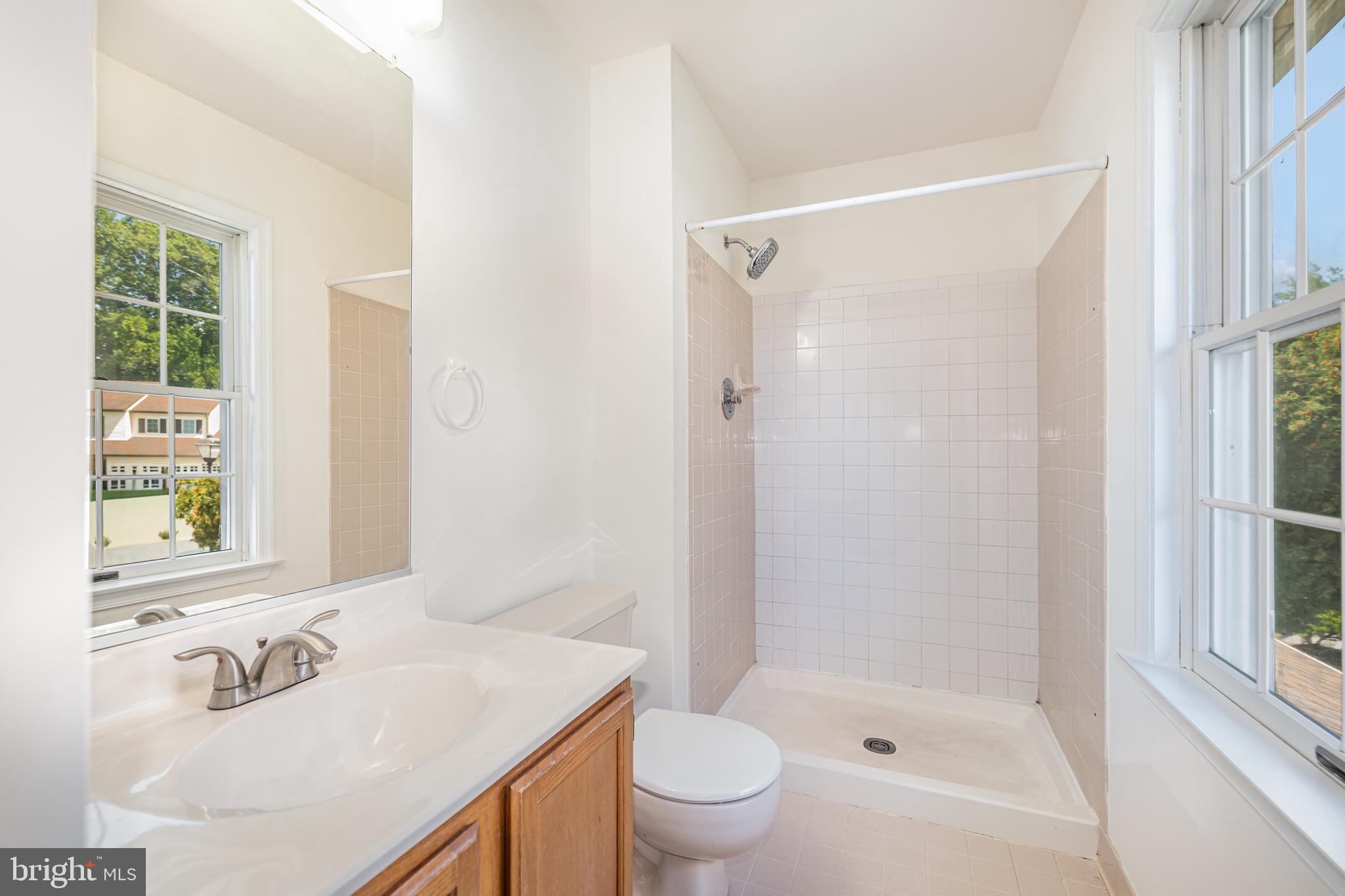 BAY VIEW ESTATES - Residential Lease