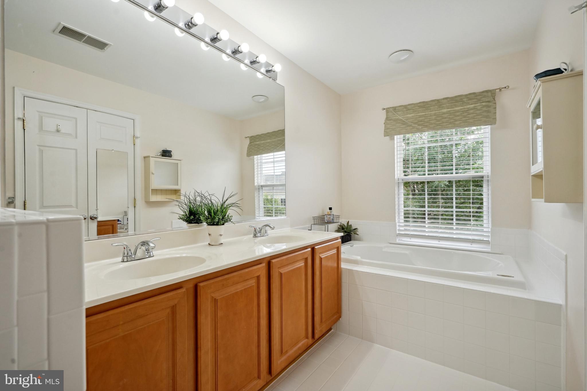 BELMONT BAY - Residential