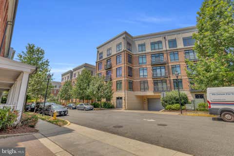 Photo of 915 N Patrick Street #407, ALEXANDRIA, VA 22314 (MLS # VAAX2063846)