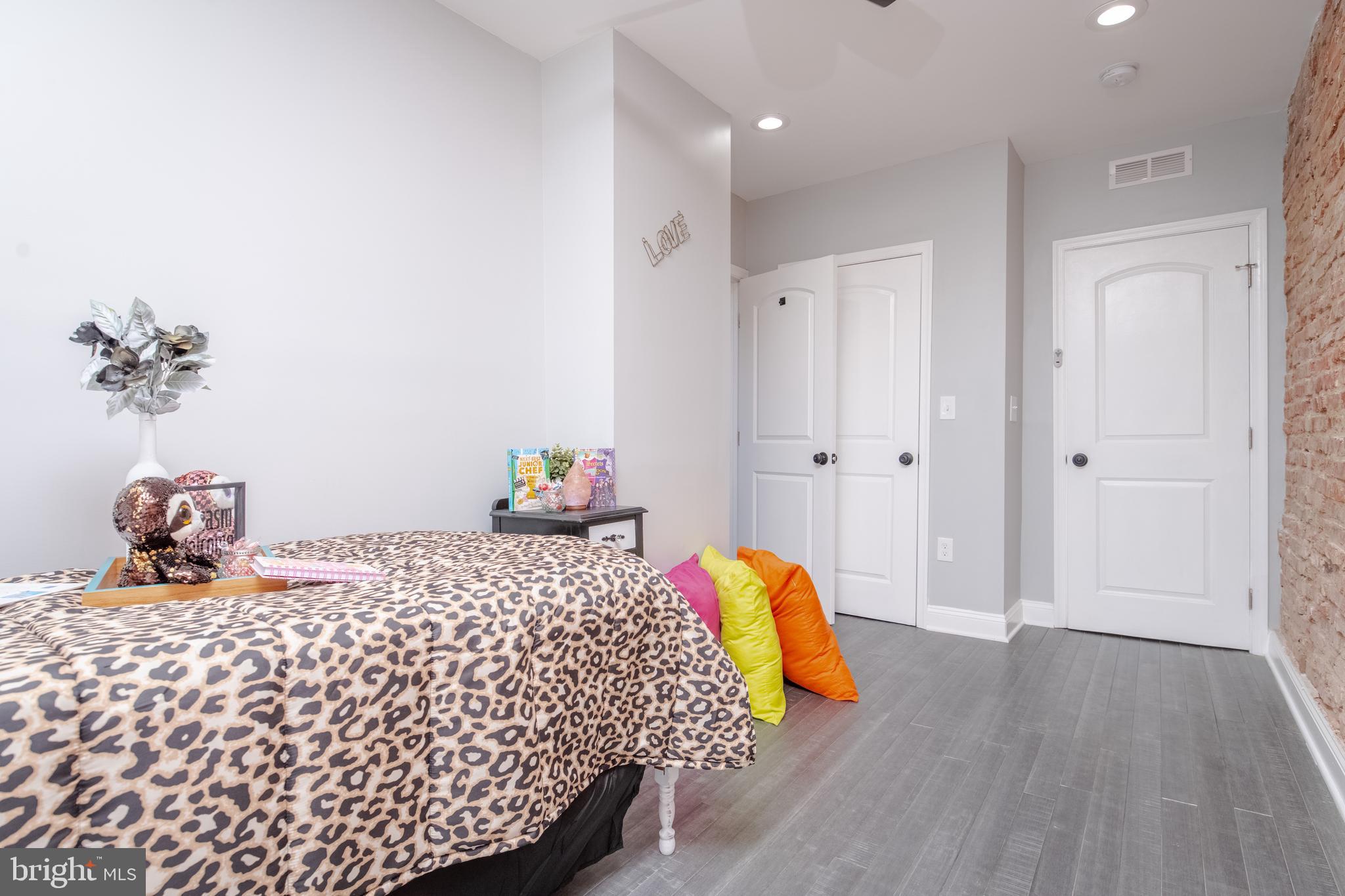 BROADWAY EAST - Residential