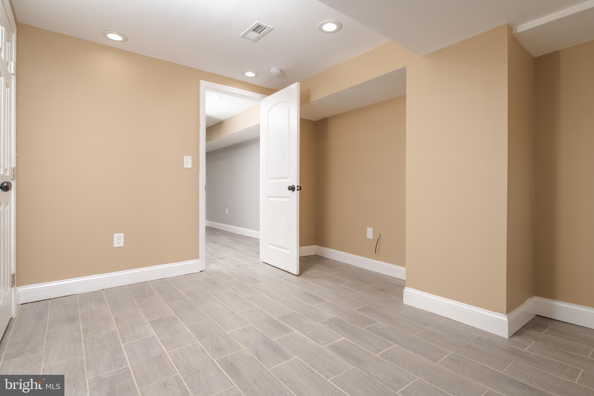 BROADWAY EAST - Residential