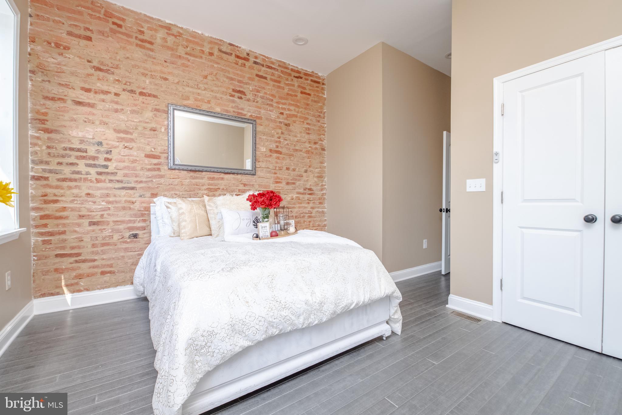 BROADWAY EAST - Residential