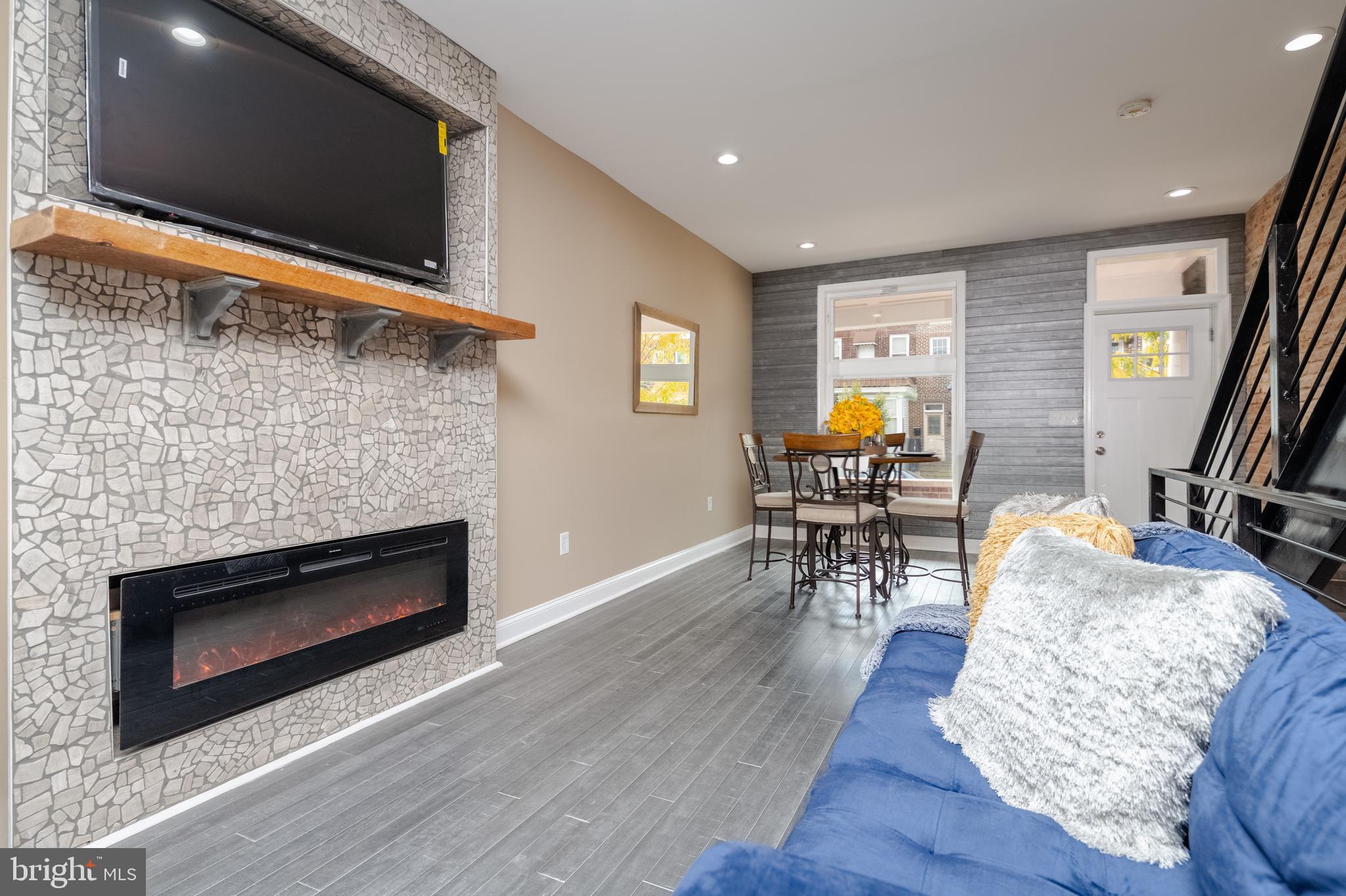 BROADWAY EAST - Residential