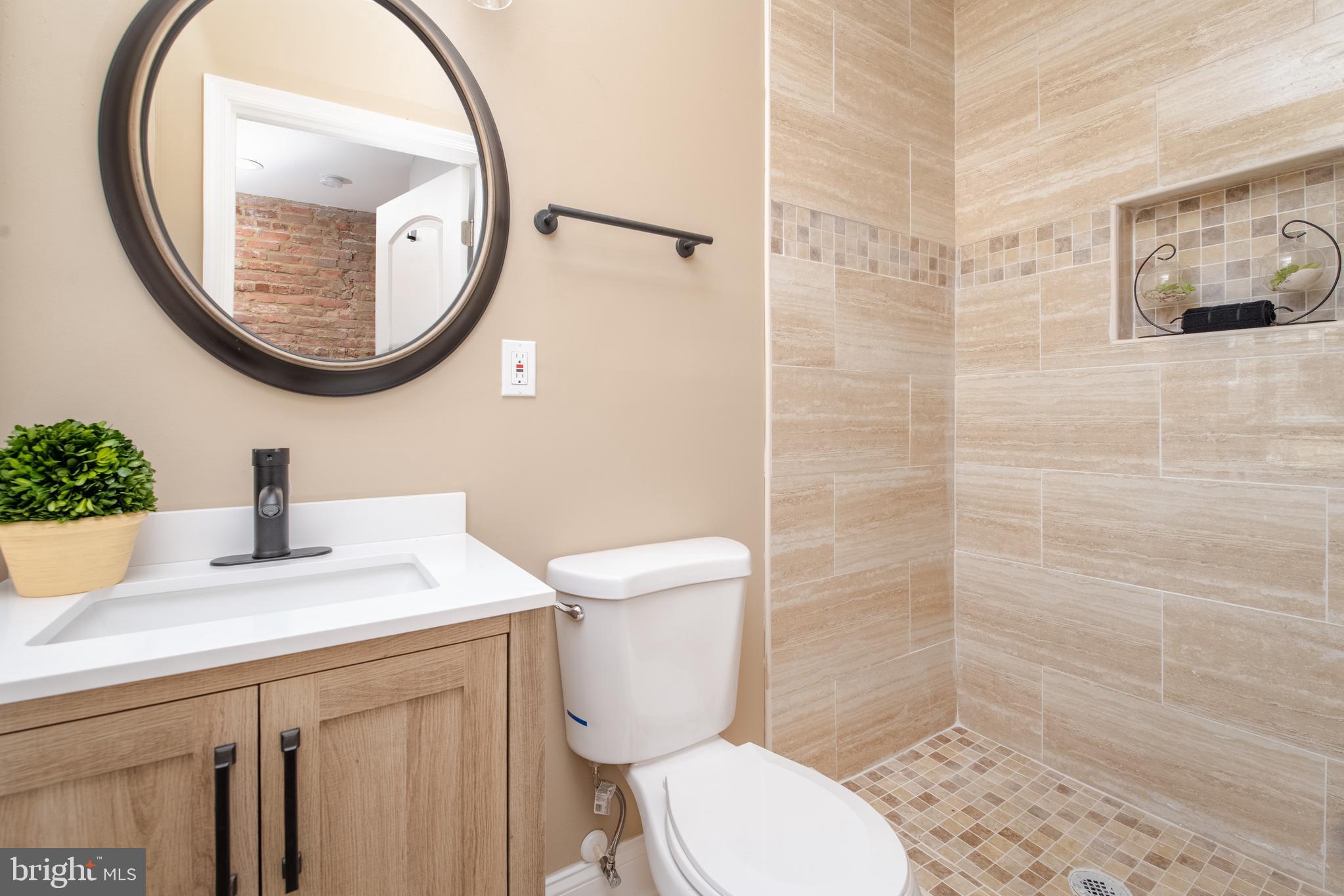 BROADWAY EAST - Residential