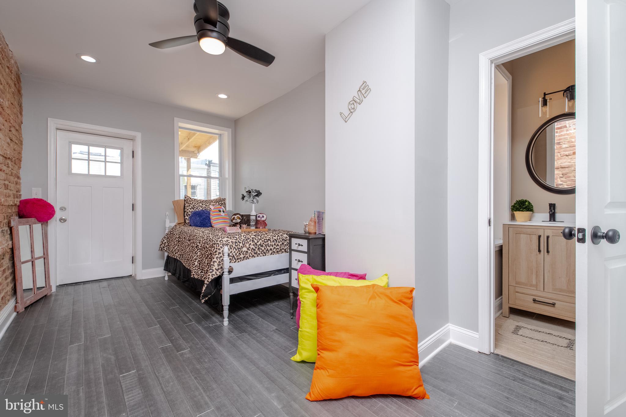 BROADWAY EAST - Residential