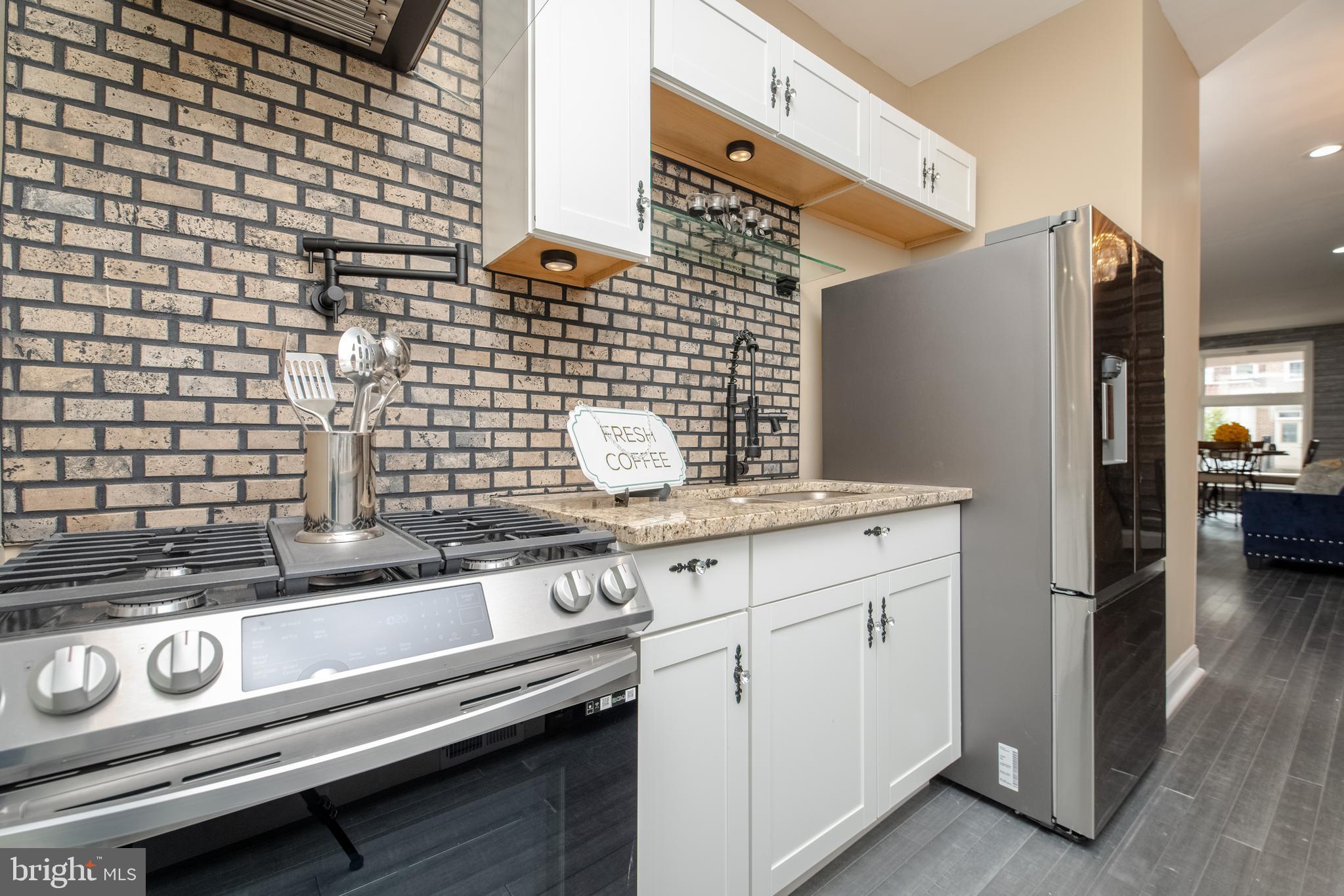 BROADWAY EAST - Residential