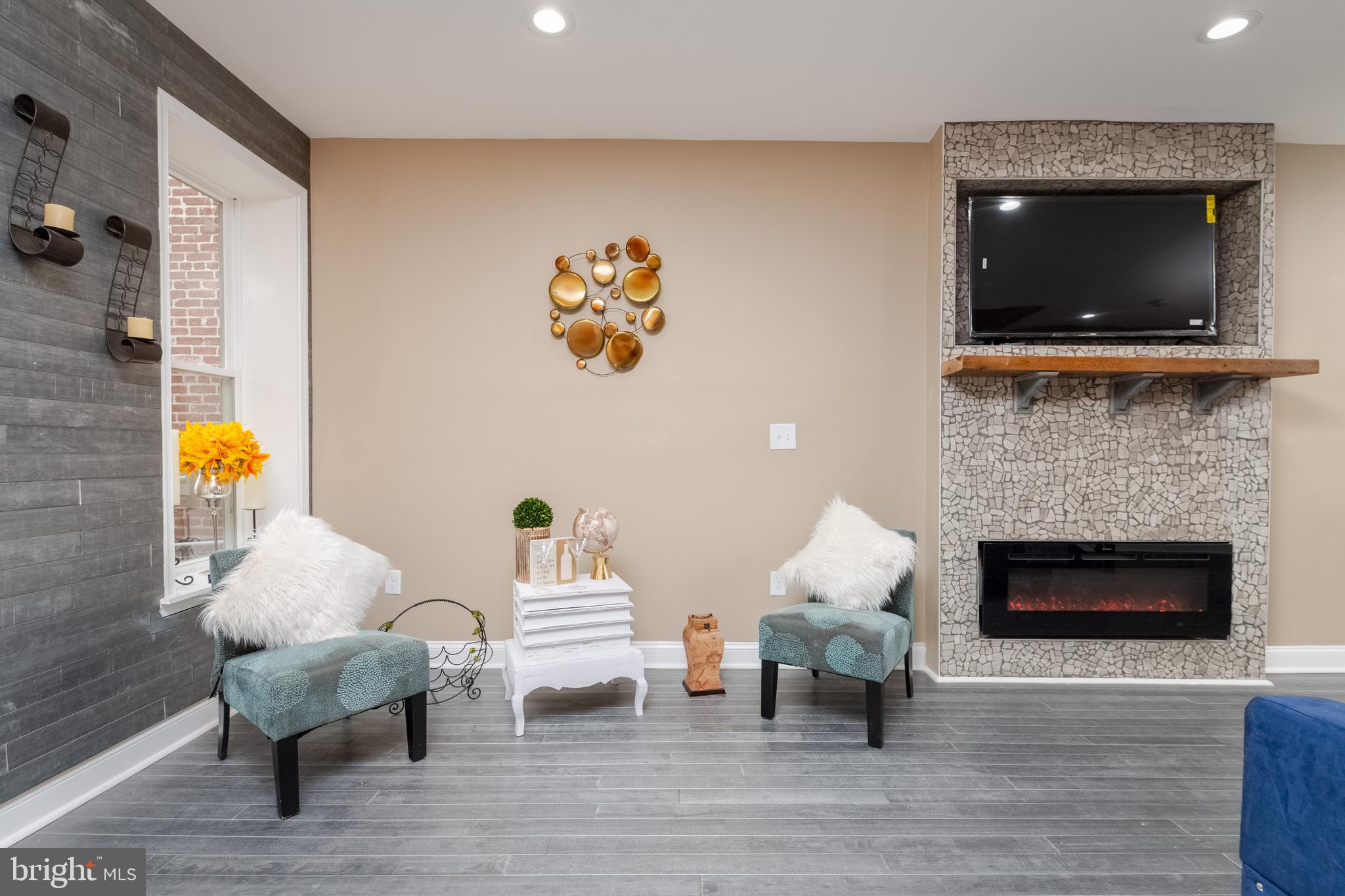 BROADWAY EAST - Residential