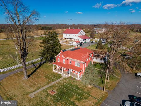 1585 GARDNERS LANE SHEPHERDSTOWN WV 25443