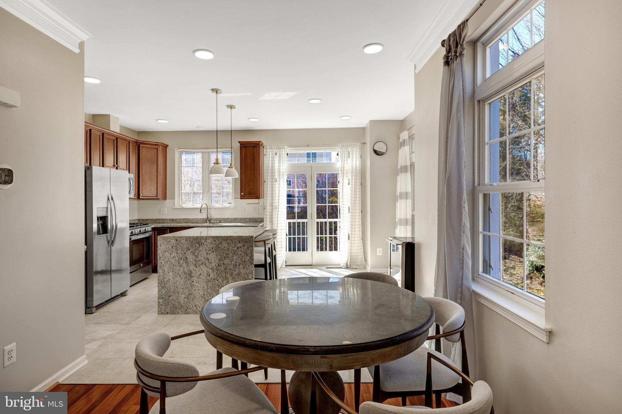 SOUTH RIDING - Residential