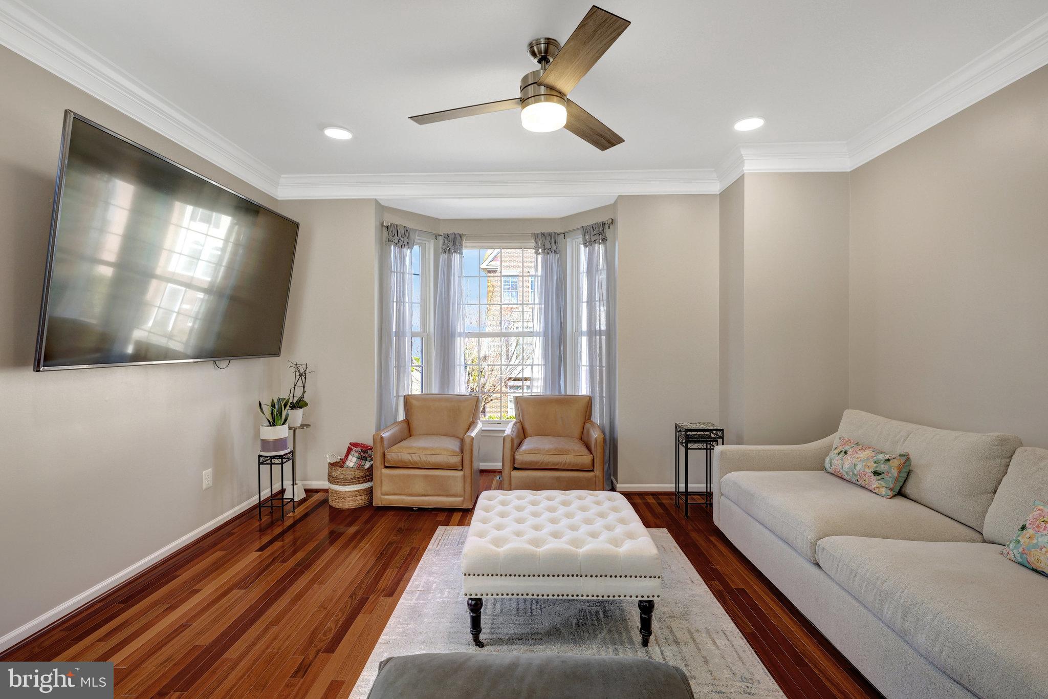 SOUTH RIDING - Residential