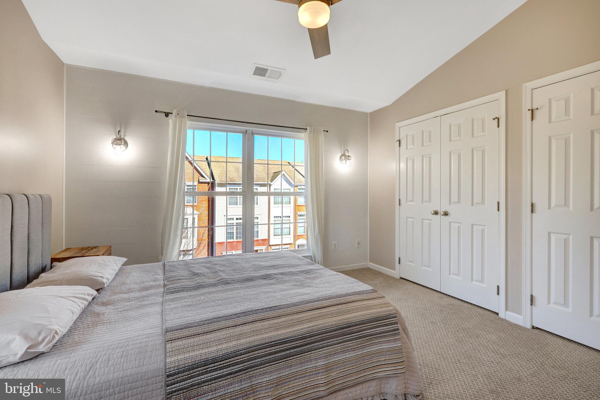 SOUTH RIDING - Residential