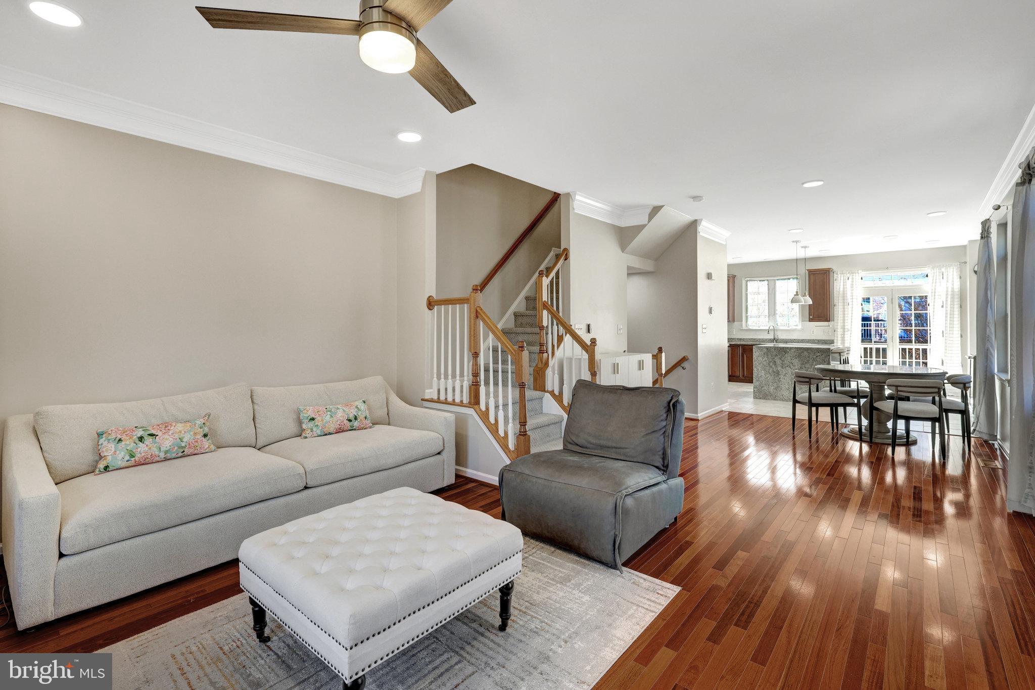 SOUTH RIDING - Residential