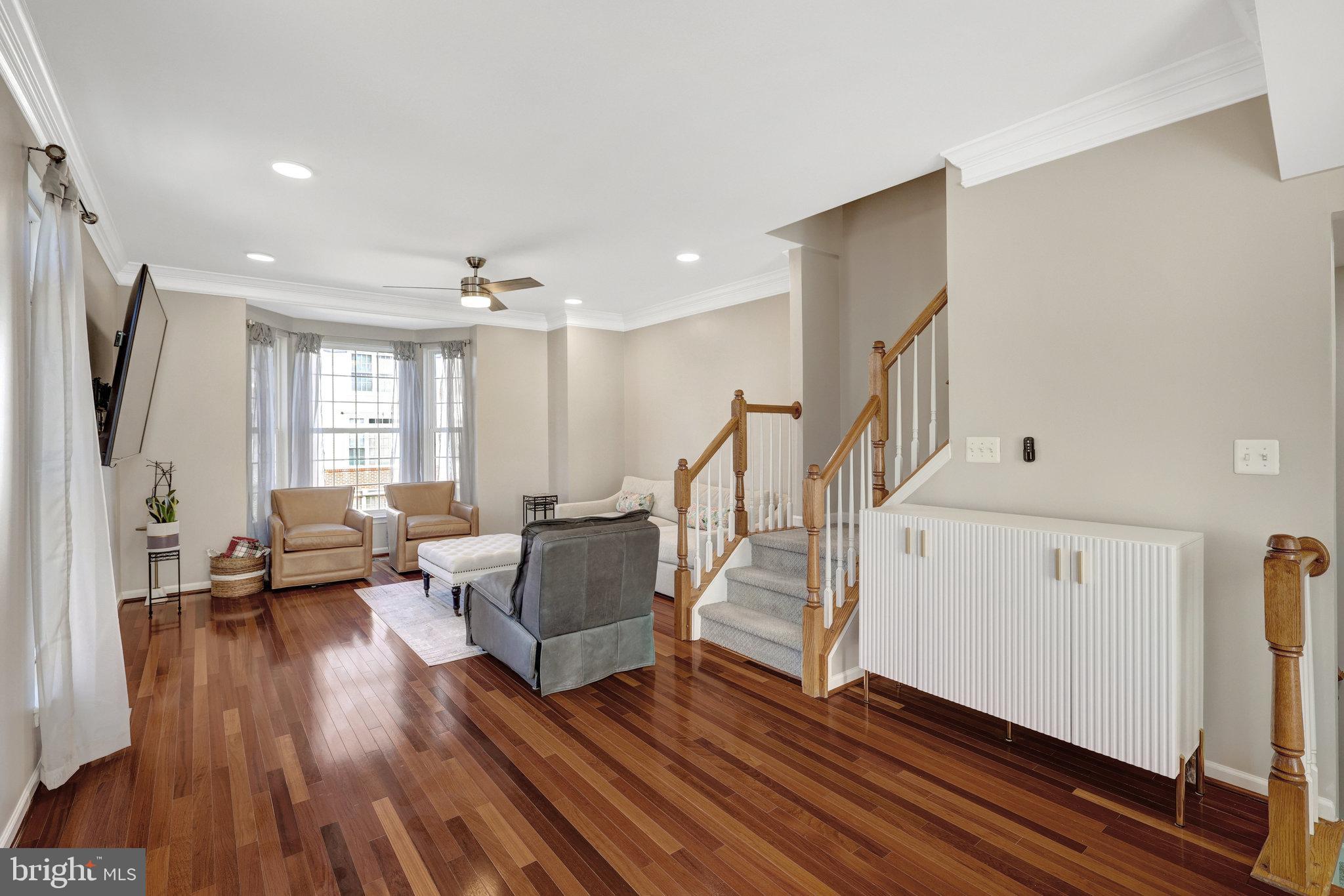 SOUTH RIDING - Residential