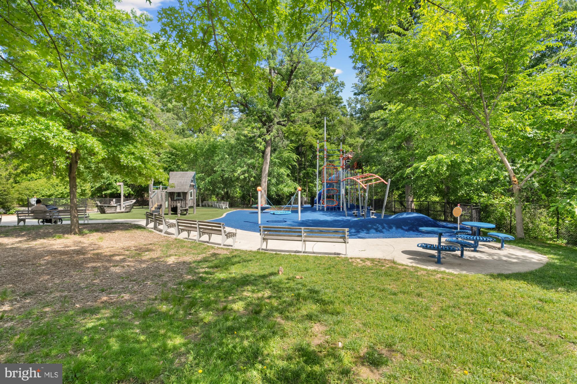 PALISADE GARDENS - Residential