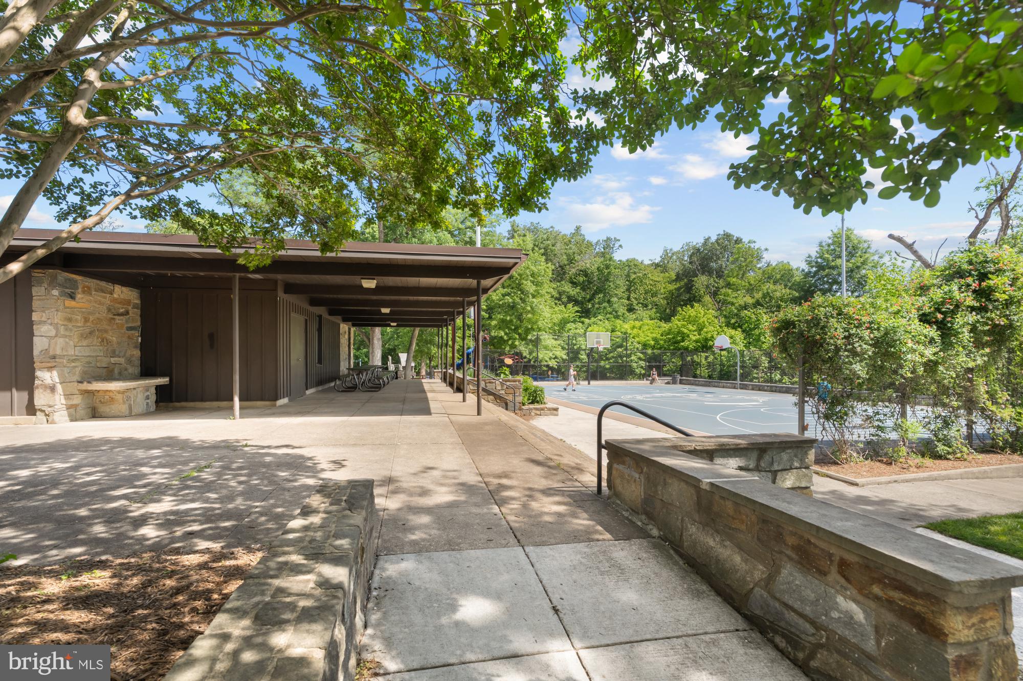 PALISADE GARDENS - Residential