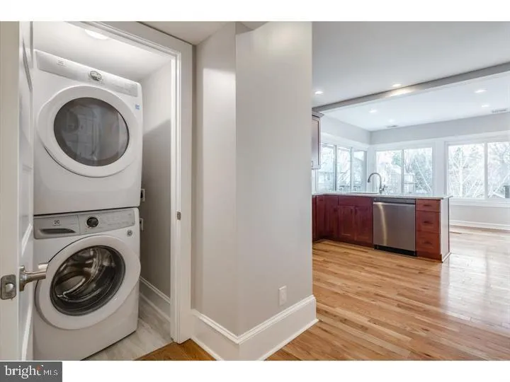 Haddonfield, New Jersey 08033, United States, 3 Bedrooms Bedrooms, ,2 BathroomsBathrooms,Residential,Active,235006