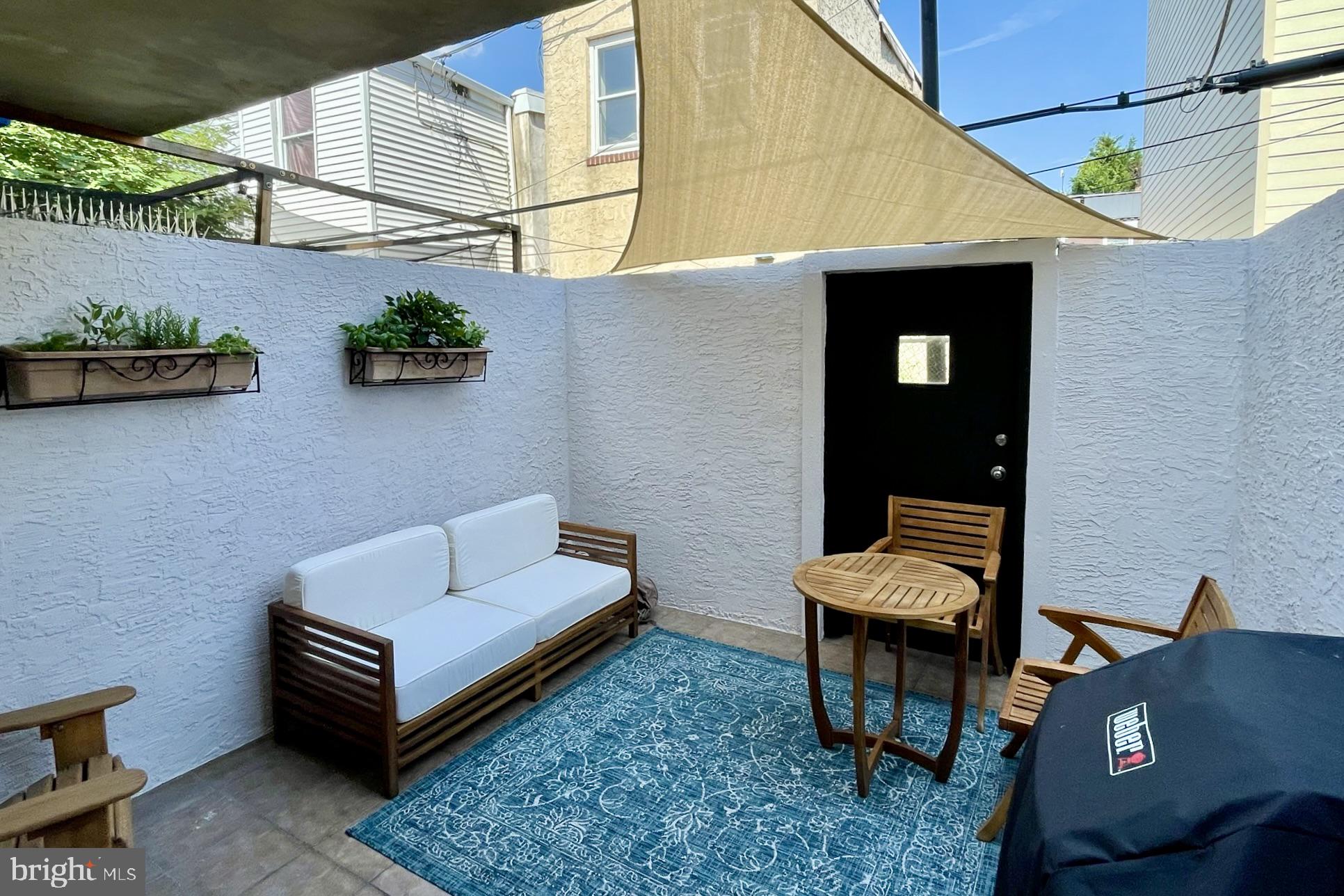 POINT BREEZE - Residential