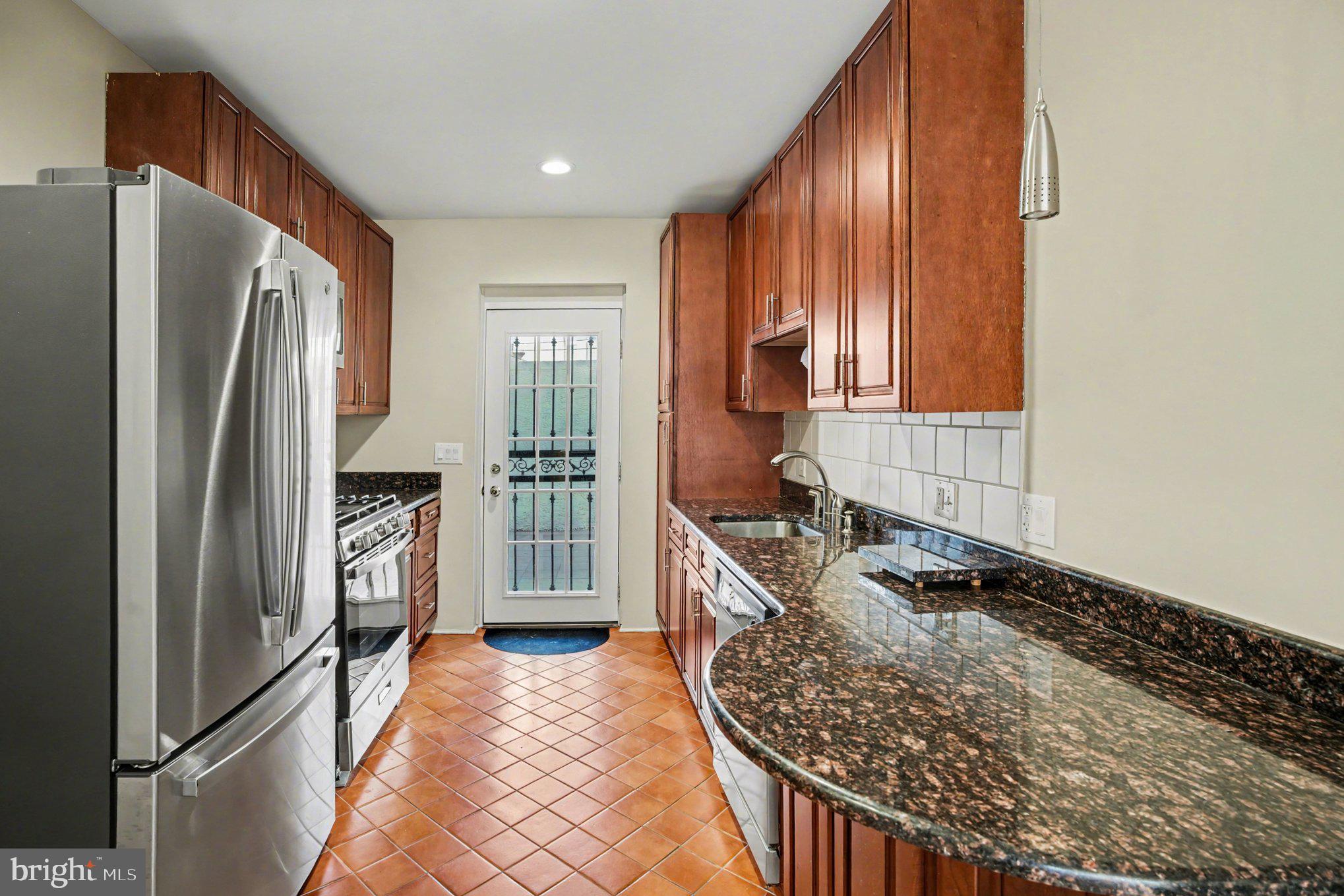 POINT BREEZE - Residential