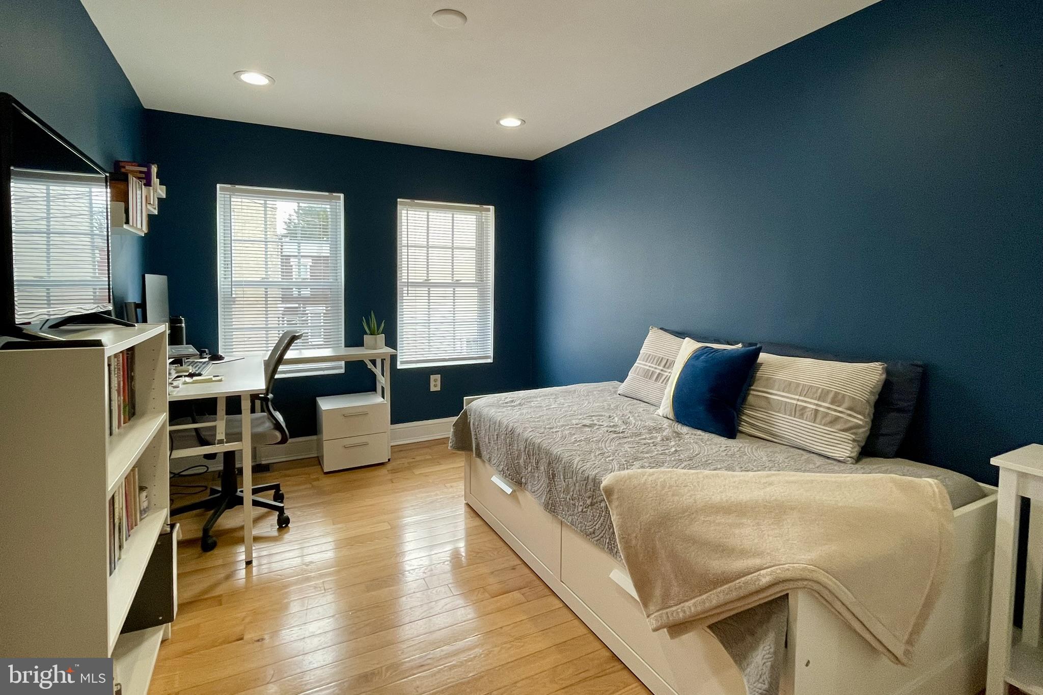 POINT BREEZE - Residential