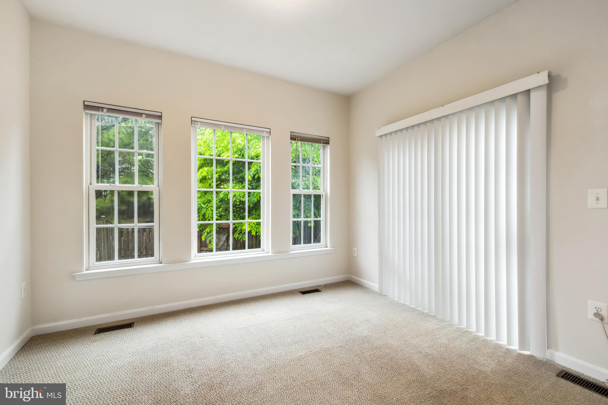 RIVER OAKS - Residential Lease