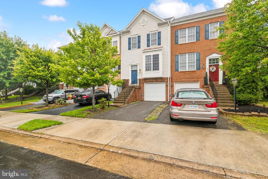 Beautiful 3-Bedroom Townhome with Garage for Rent – Prime Location! Discover this stunning townhome with an attached garage, perfectly located just minutes from I-95, commuter lots, the VRE train station, Potomac Mills Mall, and Stone Bridge Shopping Center. This spacious home features 3 bedrooms, 2 full bathrooms, and 2 half baths. The sun-filled main level offers an open-concept living and dining area with a convenient half bath. The kitchen boasts ample cabinetry, granite countertops, a center island, and an extended breakfast area—perfect for casual dining. Upstairs, you’ll find three generously sized bedrooms, including a luxurious primary suite with vaulted ceilings, a spa-like ensuite bathroom with a soaking tub, separate shower, and double vanity. A full hallway bath serves the two additional bedrooms.
The fully finished basement offers durable LVP flooring, a large laundry area with full-size washer and dryer, and an additional half bathroom—ideal for extra living space or a home office. Don’t miss this exceptional rental opportunity in a prime and convenient location!