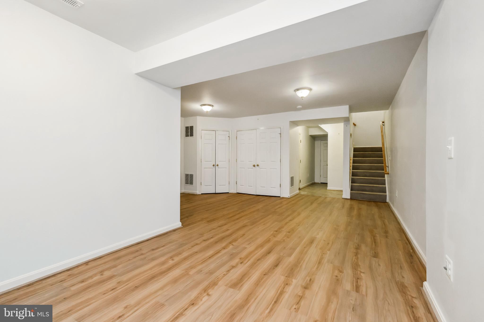 RIVER OAKS - Residential Lease