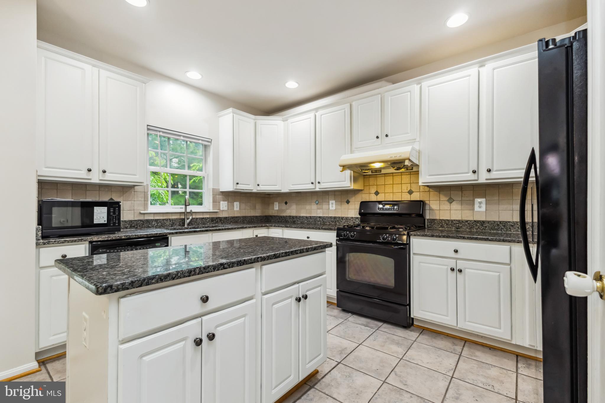 RIVER OAKS - Residential Lease