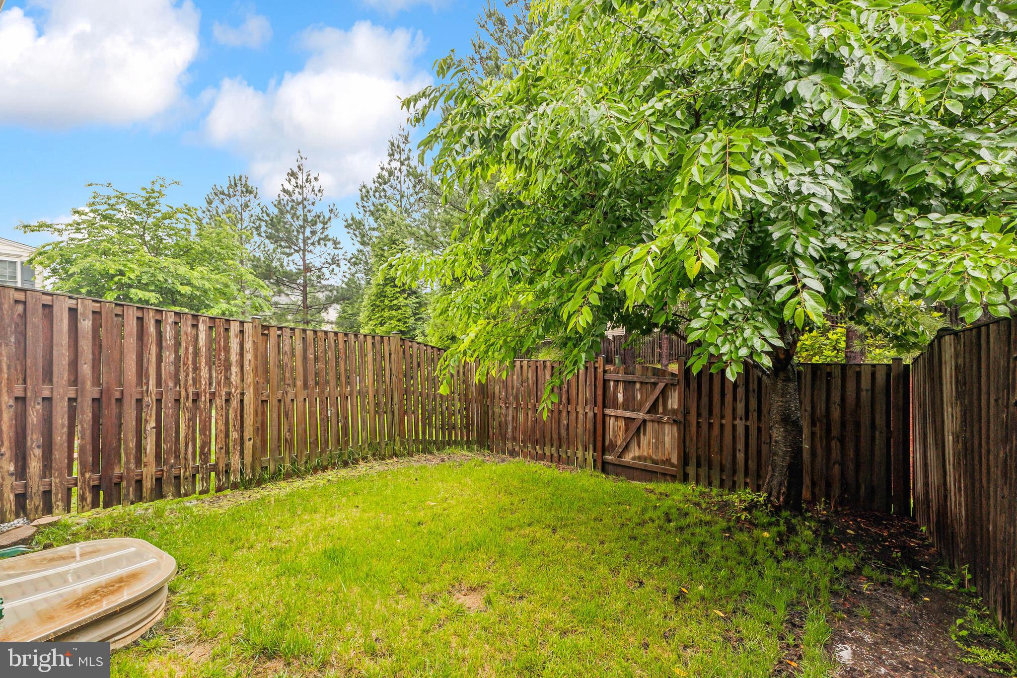 RIVER OAKS - Residential Lease