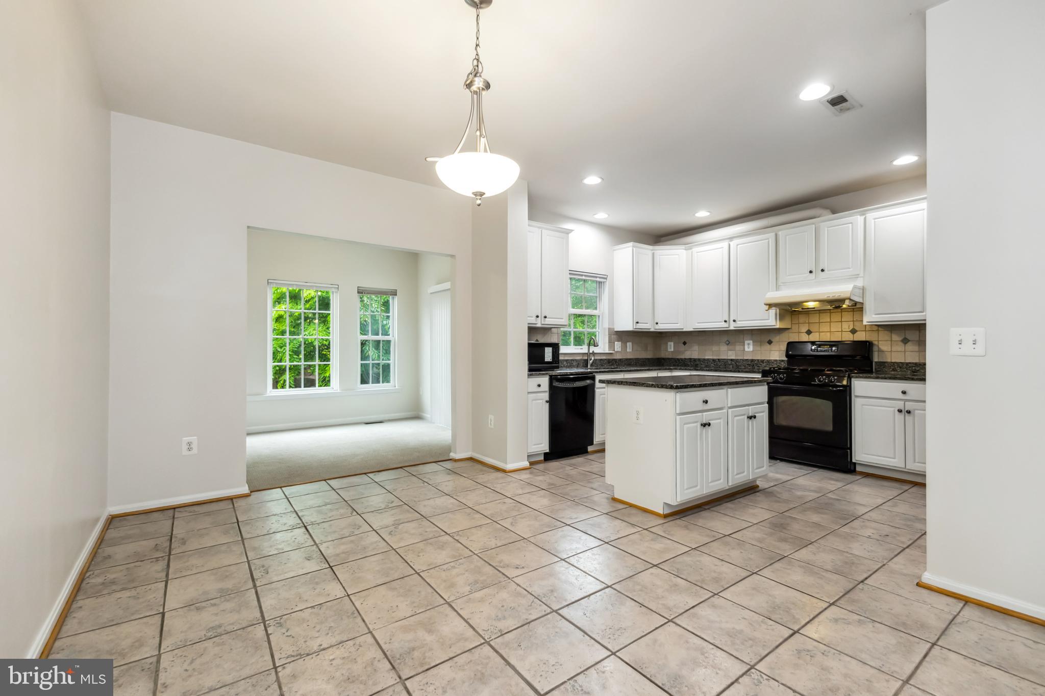 RIVER OAKS - Residential Lease