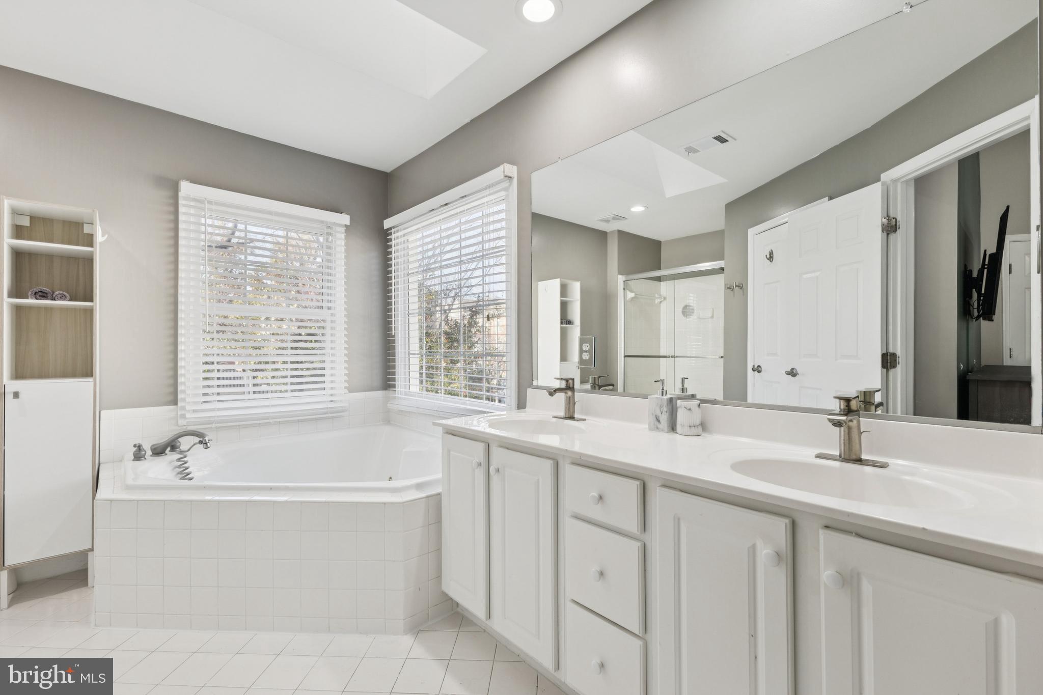 STONEGATE - Residential