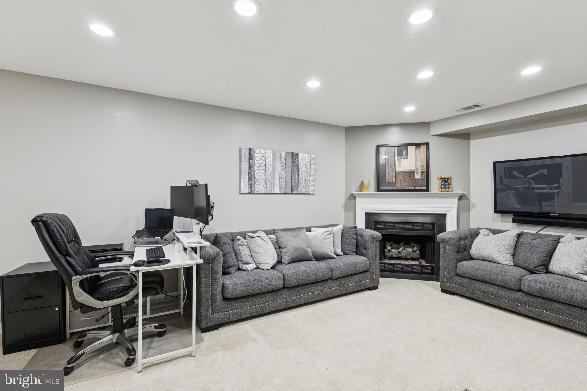 STONEGATE - Residential