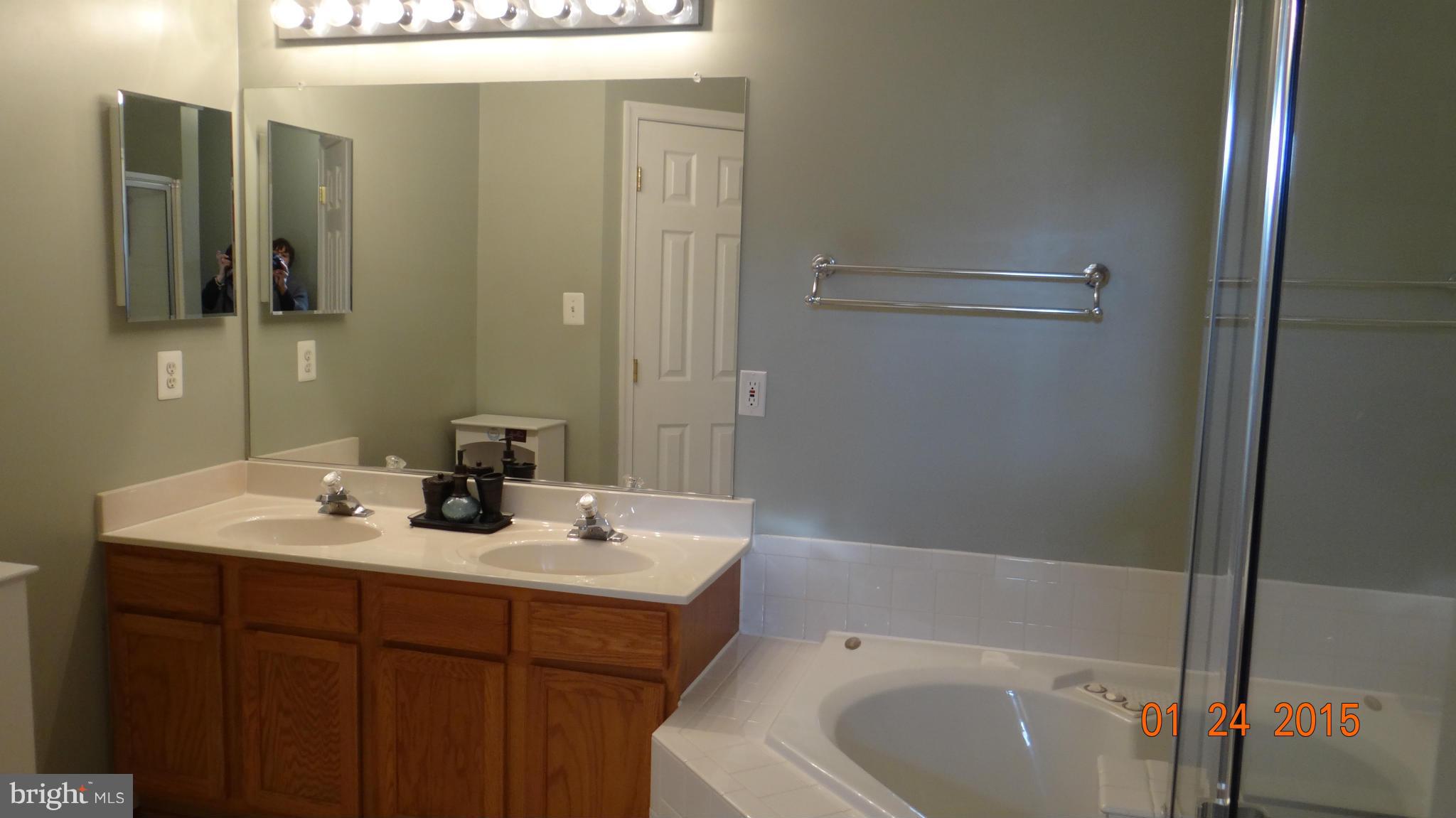 RIVER OAKS - Residential